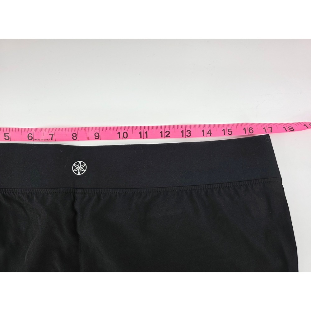 NWT Gaiam Womens Black Shorts Size Large Pull-On 7" Inseam Pockets Lightweight - Picture 7 of 11